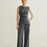 Béatrice | Ensemble haut asymétrique sans manches et pantalon plissé